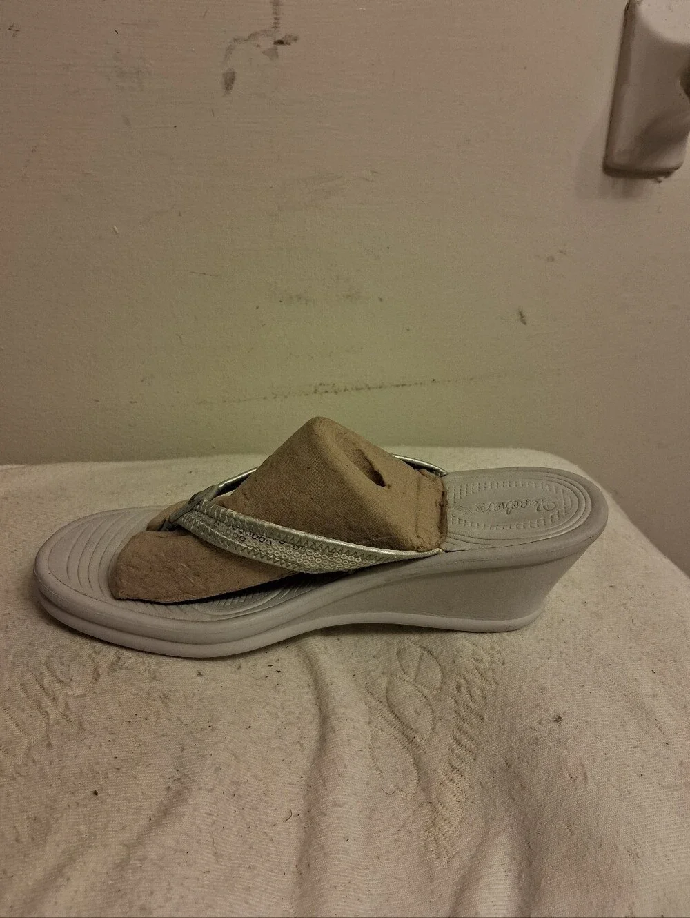 Womens Skechers Silver Sequin Wedge Flip-Flop Sandals - Size 10